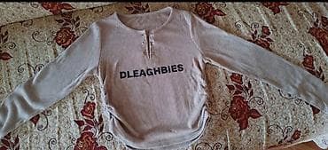 Svitşotlar: Qadın uzunqollu köynək/bluz - Rəng: Açıq boz, nazik ağ zolaqlı - — 1