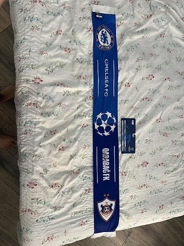 UEFA Çempionlar Liqası tematikli kolleksiya şərfi. Üzərində Chelsea FC