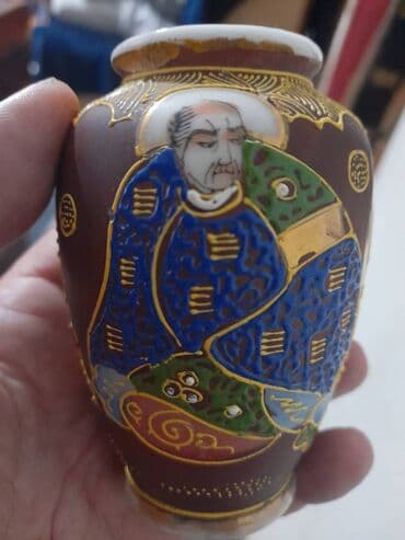 ваза напольная стеклянная высокая без узора: Moriaj üslubunda vaza. Farfor, əl boyası, zərli. Satsuma, Yaponiya — 5