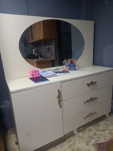 белый рабочий стол: Güzgülü — 1