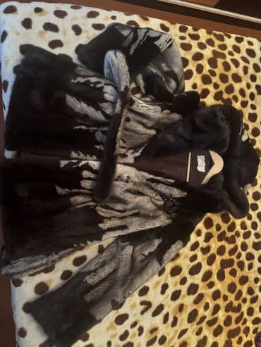 Yeni shuba! Olcu S-M ucundur, 2500 e alinib, 450azn satilir lalafo.az -da Yeni shuba! Olcu S-M ucundur, 2500 e alinib, 450azn satilir