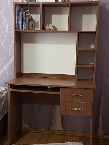 qoz: Düz masa, Polkalı, Siyirməli, Teksturalı laminat — 1