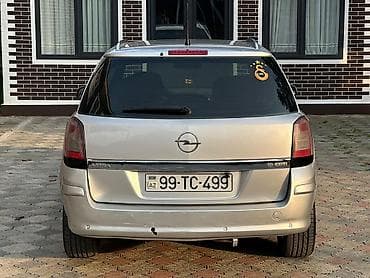 panarama 2008: Opel Astra: 1.9 l | 2008 il 280000 km Universal — 1