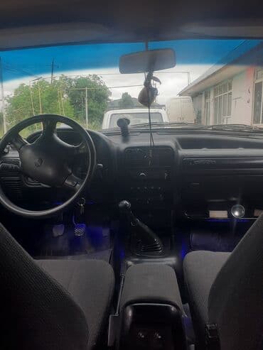 авто под выкуп бишкек: QAZ 3110 Volga: 2.5 l | 2003 il 254617 km Sedan — 4