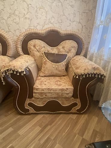 mebel mağazaları: Klassik üslubda 3 parçalı qonaq otağı dəsti - Tərkib: 1 ədəd — 3