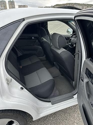 niva 4 qapi: Chevrolet Lacetti: 1.5 l | 2022 il 140000 km Sedan — 6