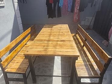 mebel alan usta: Dördbucaq masa, Açılmayan, Skameykalar ilə, Taxta — 2