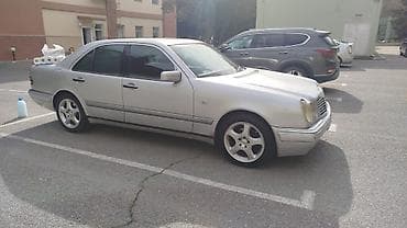 mercedes dort: Mercedes‑Benz E‑Class 2400 sedan - Korpus: 4 qapılı sedan, gümüşü — 3