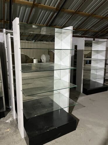 refler: Magaza ucun vitrinler hundurluk 1.50 en 090 sm. Divar vitrinleri ise — 1