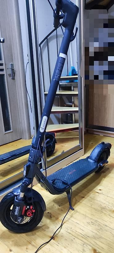 2 qrup fenleri: İşlənmiş Elektrik samokat 10", 751 - 1000 Vt, 16 - 25 km/s, Pulsuz çatdırılma — 2