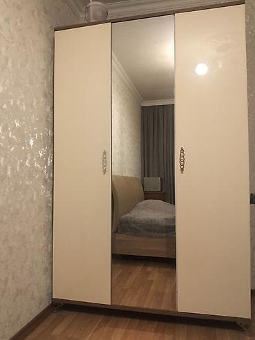 Мебель: Dolab satılır 180 azn. Olcu 1.35/2.10 unvan Bakıxanov 2798 Ayten🌛 — 1