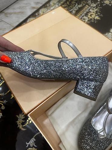 qadin ayaqabisi: Zoluwka ayaqqabisi Moonsunan alinib 2 defe geyinilib — 3