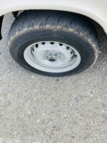 ВАЗ (ЛАДА): VAZ 2106, ağ rəng, sedan kuzov. Xarici görünüş: - Klassik xətlər — 5