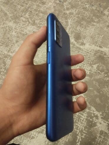 google pixel 6: Mavi korpuslu smartfon Xüsusiyyətlər və dizayn: - Ekran: damla — 11