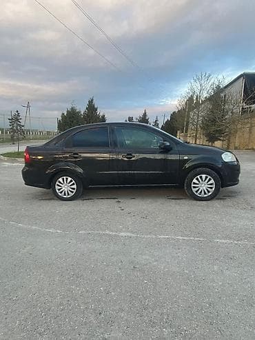 mini traktör satilir: Chevrolet Aveo: 1.4 l | 2011 il 111 km Sedan — 2