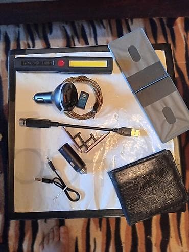 kompyuter hissələri: Elektron aksesuarlar dəsti Dəst tərkibi: - Avtomobil üçün 2x USB şarj — 6