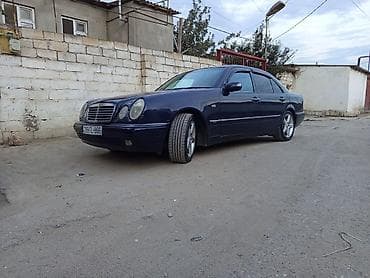 Mercedes-Benz E-Class: 2 l | 1999 il Sedan — 2