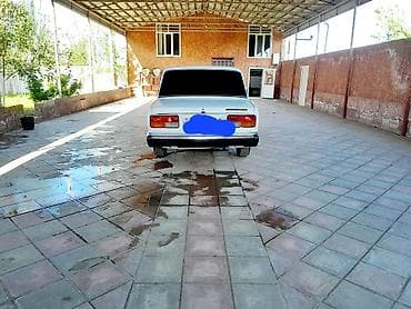 vaz 2107 abilsofka: VAZ 2107, ağ rəng, 4 qapı sedan. Texniki xüsusiyyətlər: - Benzin — 6