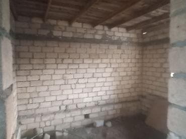 Гаражи: Satılır: həyət evi (Ünvan)Bərdə Rayon Lək Kənd bələdiyə ilə üzbəüz 2 — 3