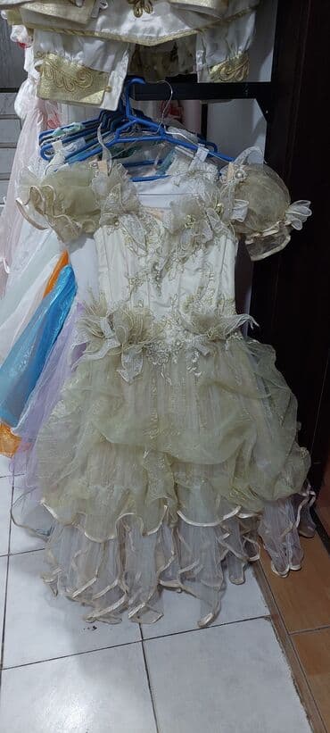 Jeep: Qiz uşagi ucun 30 eded geyimler 5 yaşdan 12 yaşa kimi .baxir — 8