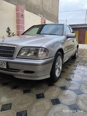 07 şəkili: Mercedes-Benz C-Class: 2.2 l | 1999 il Sedan — 2