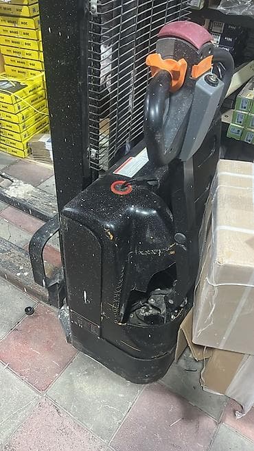 pres aparati satilir: Elektrik paletli yığıcı (stacker) - Güc mənbəyi: elektrik - — 2