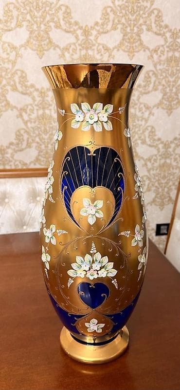 Bir vaza, Bogem şüşəsi