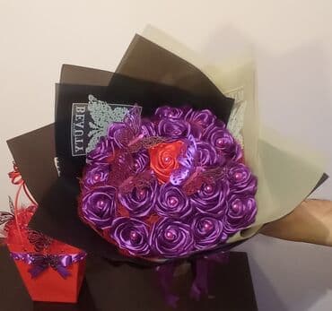 gul bayrami sekiller: Lentdən solmayan güllər bənövşəyi rəngli, 21 ədədli gül buketi 14 — 5