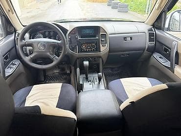 turba az 07: Mitsubishi Pajero: 3 l | 2006 il 263000 km Ofrouder/SUV — 7