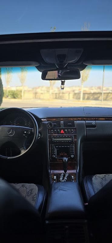 qara disk: Mercedes-Benz E-Class: 3.2 l | 2000 il Sedan — 9