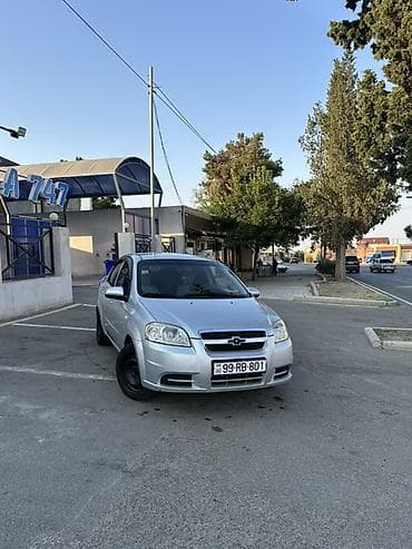 masin bazari oluxana: Satılır: gümüşü rəngli kompakt sedan Mühüm xüsusiyyətlər: - Kuzov: 4 — 7