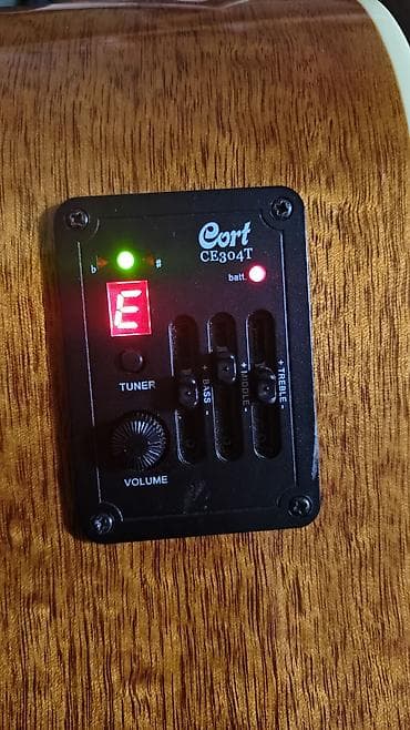 giant velosiped satilir: Akustik gitara, 6 sim — 2