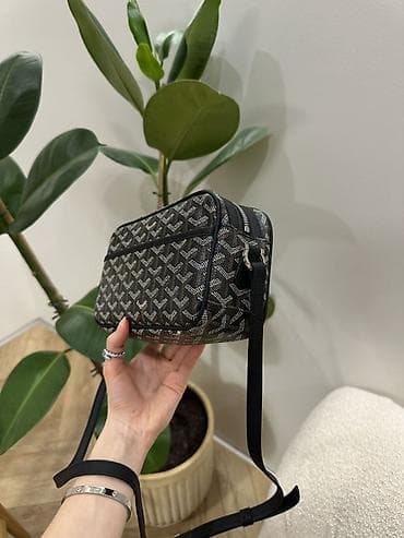 estee: Çiyin çantası — 2