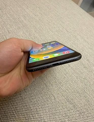 ayfon 3: IPhone 8 Plus, 64 GB, Qara, Face ID, Barmaq izi, Simsiz şarj — 5