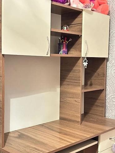 bar stullari satilir: Düz masa, Stulsuz, Polkalı, Siyirməli, Sadə laminat — 1