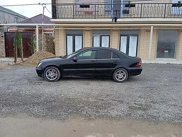 momo rul satisi: Mercedes-Benz 240: 2.4 l | 2002 il Sedan — 1