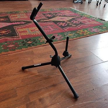 Saksafon və klarnet dayağı Ünvan:Nizami 42 (Daxili işlər nazirliyin — 2