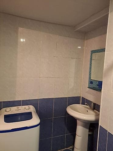 Mənzillər: Koroğlu Rəhimov küçəsində yerləşən, 9 mərtəbəli binanın 5 ci — 6