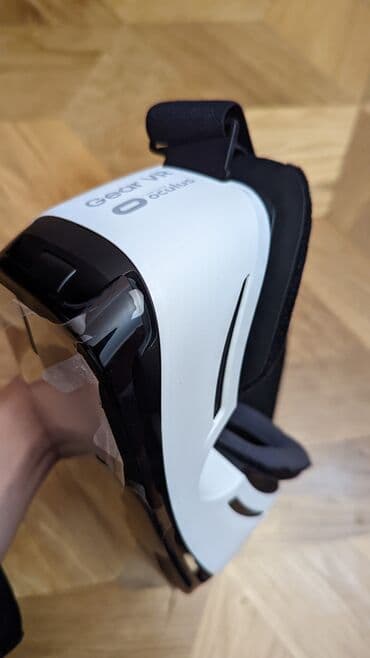 Samsung Gear VR — устройство виртуальной реальности, наголовный