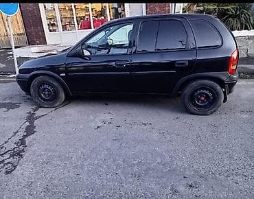 Opel Corsa: 1.4 l | 1998 il Hetçbek