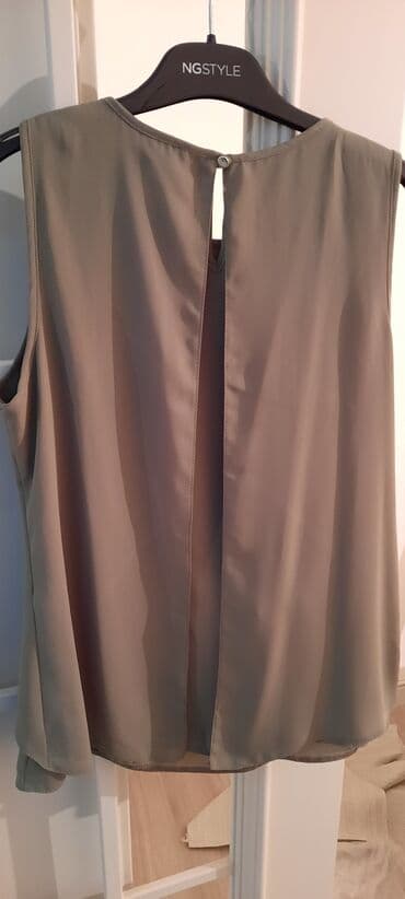 pulsuz geyimler: Hamsı brend mallardı.Baha alınıb.hərəsi 1-2dəfə geyinilib — 13