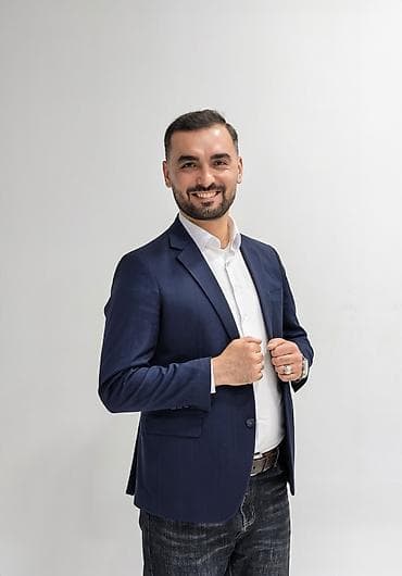 Modellər: Model, Kişi, 33 yaş, 3-5 illik təcrübə — 3