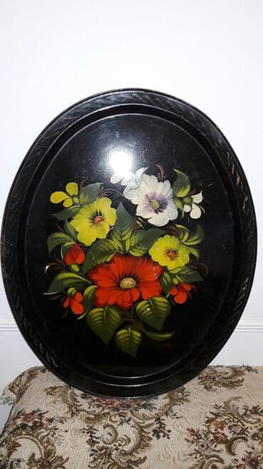 qizil onluq qiymeti: Padnos. Üzərindəki şəkil əl işidir. Böyük(41x51) 15azn, balaca(32x42) — 2