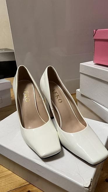 eyaqabi: Baha alinib 80 m AİKO brendi qadın tuflisi - Rəng: süd-ağ (parlaq lak — 5