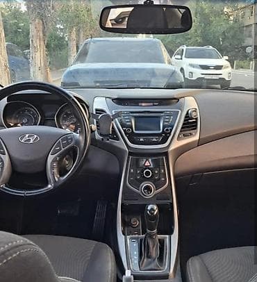 sabuncuda kiraye ev: Münasib qiymətə kirayə və satiş Həyət evləri və mənzillər Avtomobil — 10