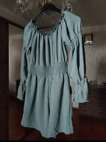 qadın alt geyimi: 1-i,1azn. 
10,ədəddən,aşağı,mal,satılmır.
M,38,(R)
İşlənmiş.
- — 6