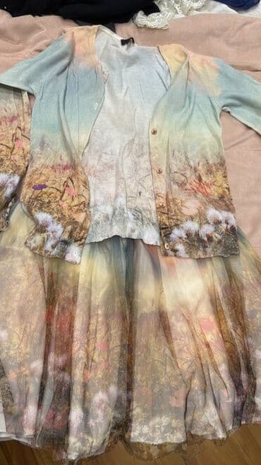 topik geyim: Qadın geyim dəsti – 4 fərqli don 1) Pudra rəngli, incə çiçək naxışlı — 20