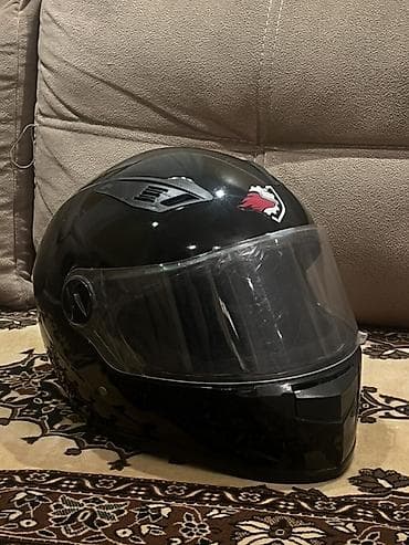 Tam üzlü motosiklet dəbilqəsi – “SABRINA” yazılı, qara rəng