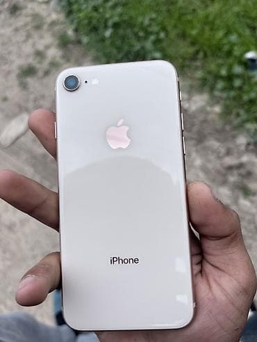 iphone 7 aux: IPhone 8, 64 GB, Qızılı, Qırıq — 1