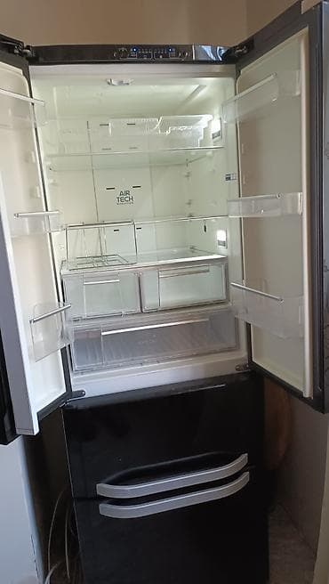 Hotpoint-Ariston Quadrio (E4D / 4D) seriyasına məxsus 4 qapılı (iki — 3
